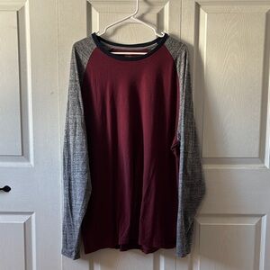 Old Navy Men's Maroon and Heather Gray Long Sleeve Tee